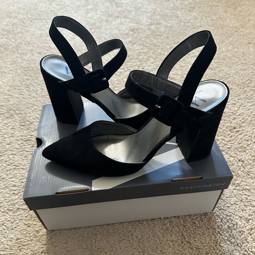 Black point toe heels